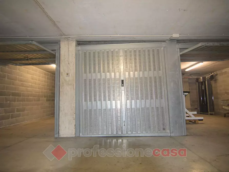 Immagine 4 di Box auto in vendita  in Via del Macello a Perugia