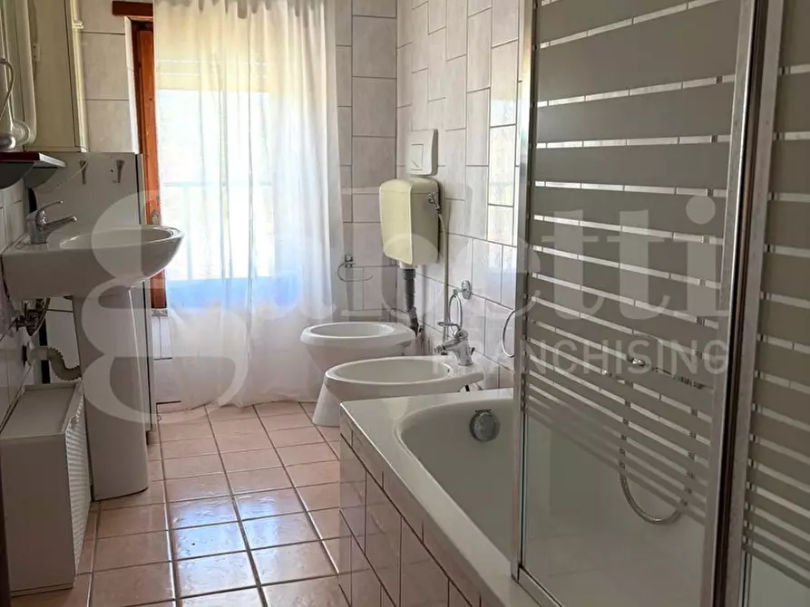 Immagine 16 di Casa trifamiliare in vendita  in Strada Valmontorio, 1512 a Latina