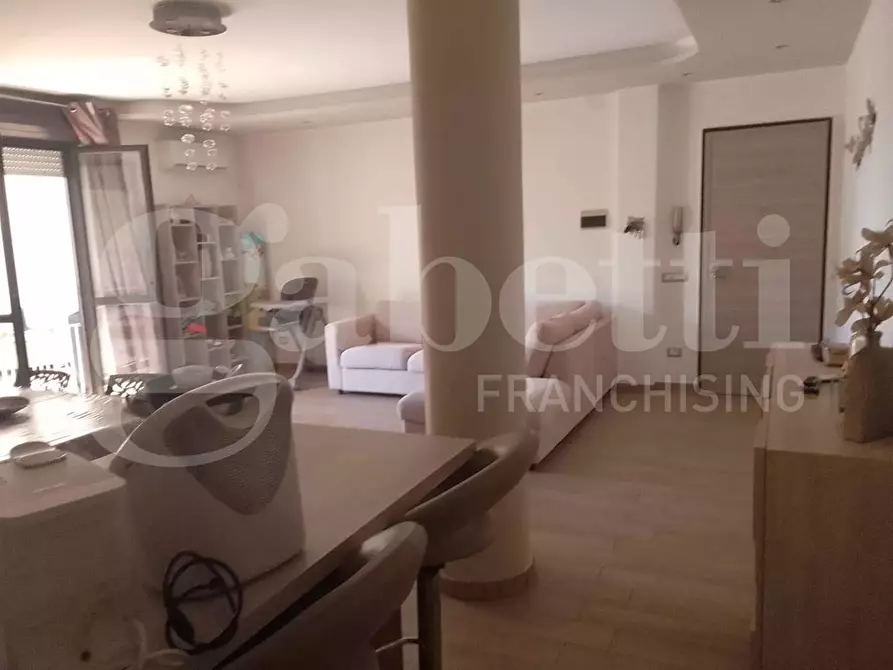 Immagine 10 di Appartamento in vendita  in Piazza G.B.TEDESCO, 9 a Taranto