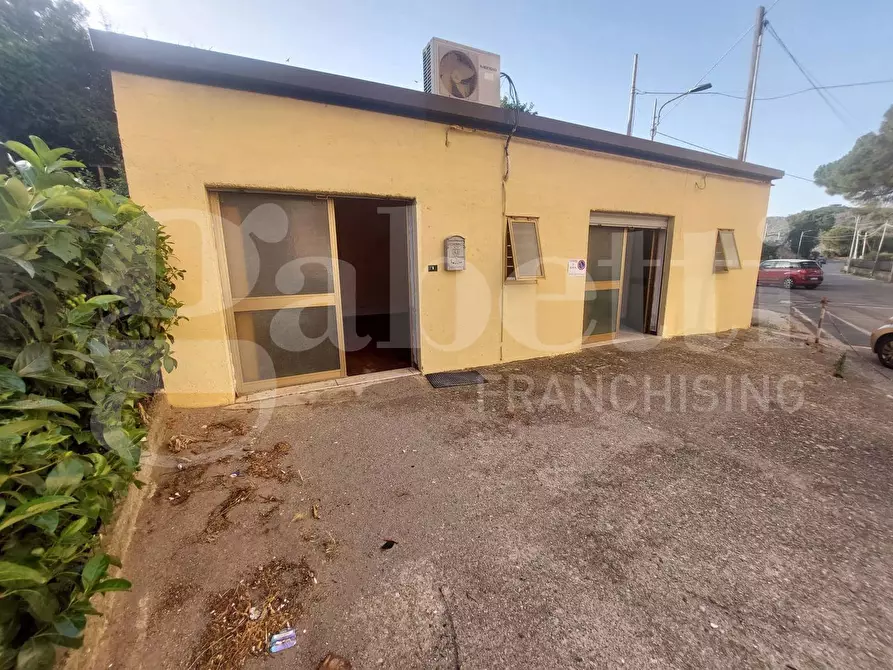 Immagine 5 di Laboratorio in vendita  in Via MOTTOLA D'AMATO, SNC a Catanzaro