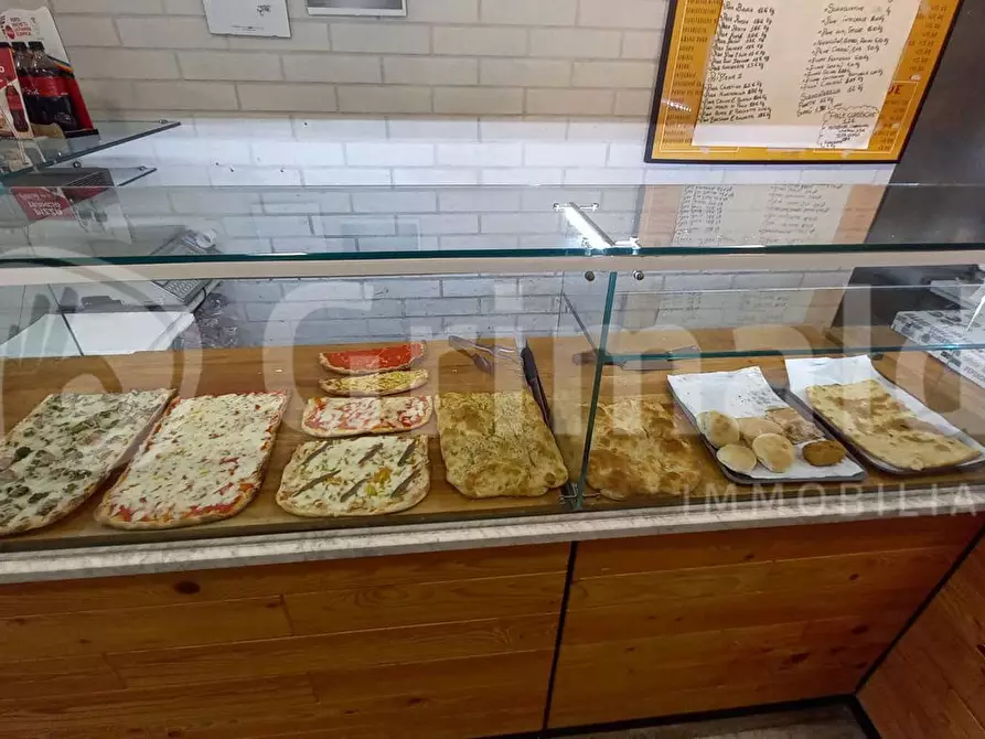 Immagine 13 di Attività commerciale in vendita  in Via della Torre Clementina, 52 a Fiumicino