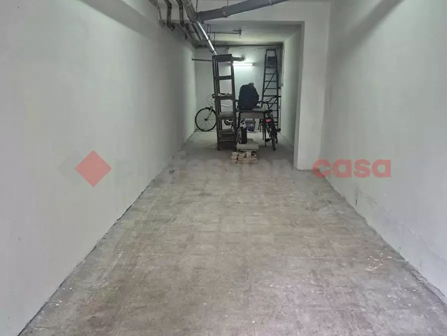 Immagine 4 di Box auto in vendita  in Via SAN MARTINO DELLA BATTAGLIA, 3 a Brindisi