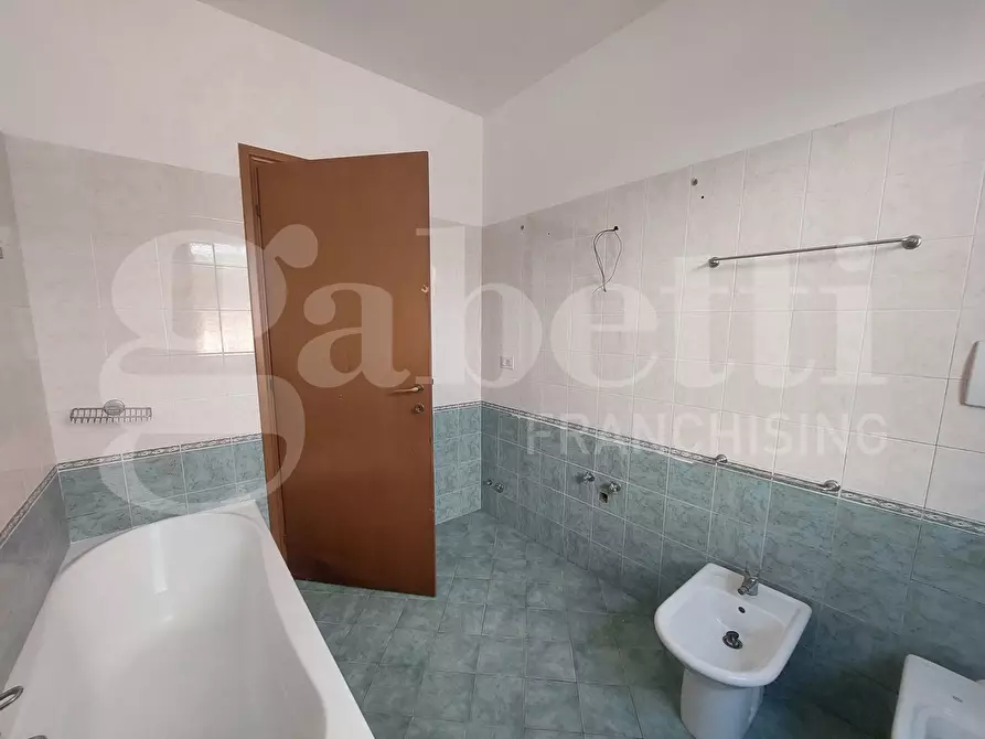 Immagine 19 di Palazzo in vendita  in Via Cesare Battisti, 163 a Alba Adriatica