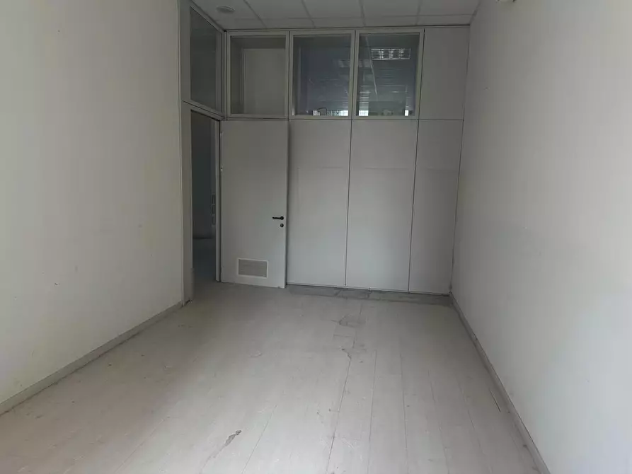 Immagine 10 di Ufficio in vendita  in Via jussi, 8 a San Lazzaro Di Savena