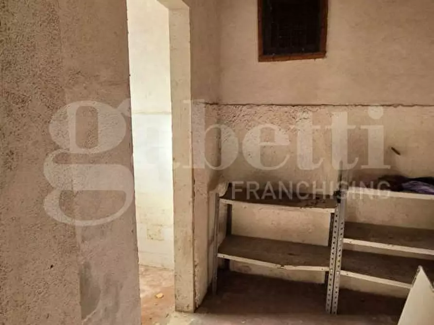 Immagine 6 di Magazzino in affitto  in Via Dante, 25 a Torre Annunziata