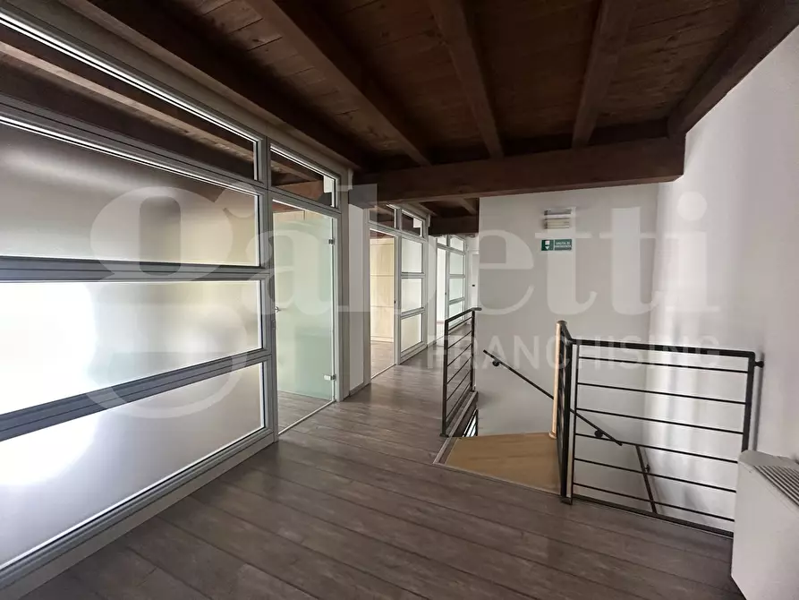 Immagine 3 di Attività commerciale in affitto  in Via Roma, 20 a Albese Con Cassano