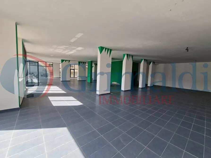 Immagine 14 di Negozio in vendita  in Via Adolfo Celi, 185 a Messina