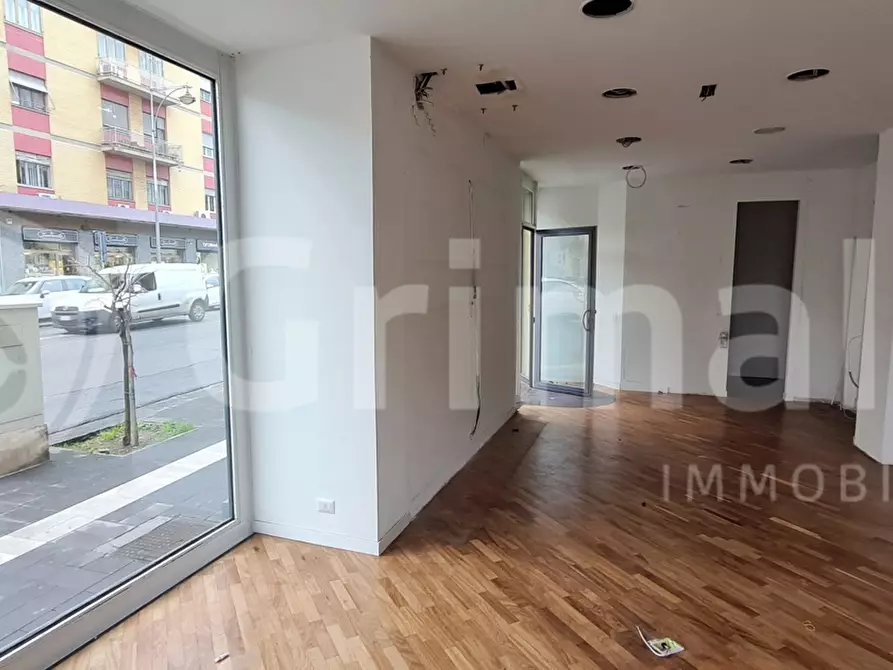 Immagine 12 di Negozio in affitto  in Via Tommaso Cannizzaro, 66 a Messina