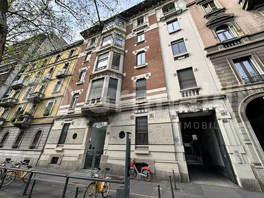 Immagine 27 di Ufficio in affitto  in Via antonio Canova, 19 a Milano