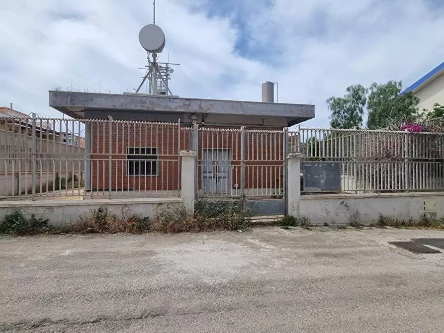 Immagine 1 di Palazzo in vendita  in Via Beatrice Cava d'Aliga, 6 a Scicli