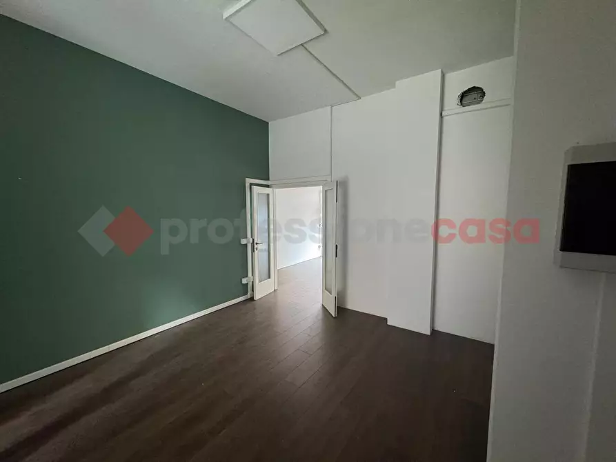 Immagine 2 di Negozio in affitto  in Via ALFIERI a Scandicci