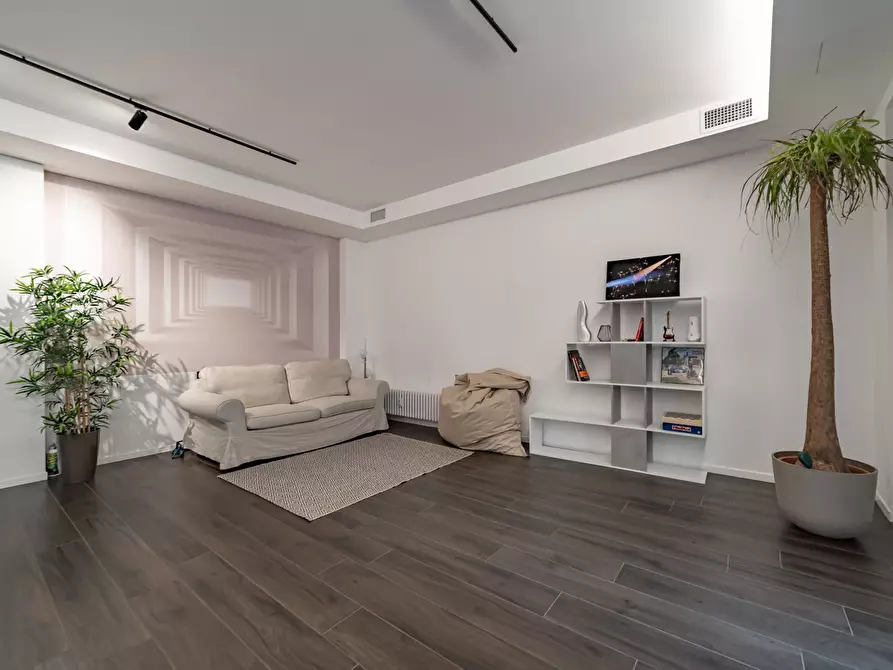 Immagine 6 di Loft/Open space in vendita  in Via Washington, 81 a Milano