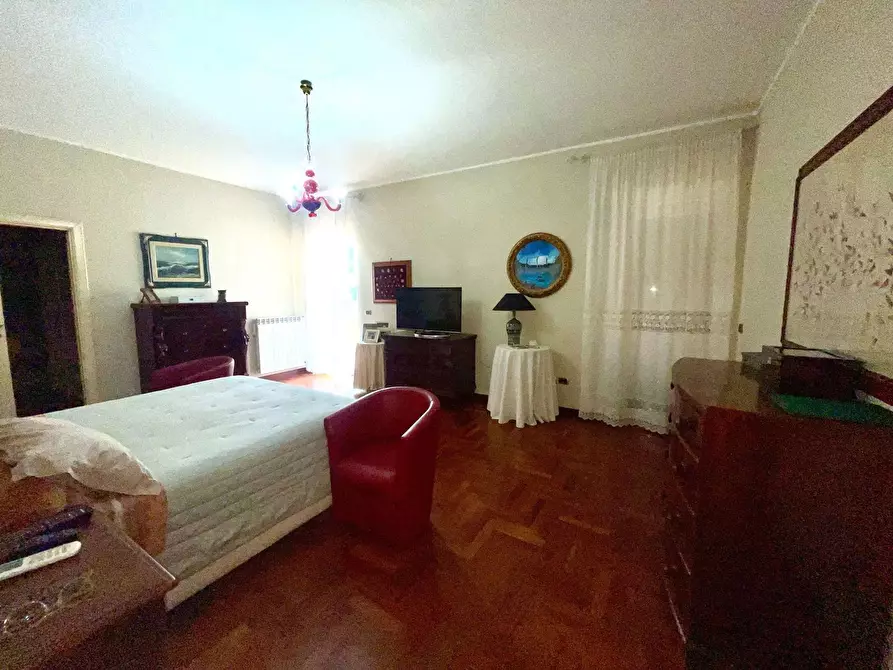 Immagine 8 di Villa in vendita  in Via campagna a Giugliano In Campania