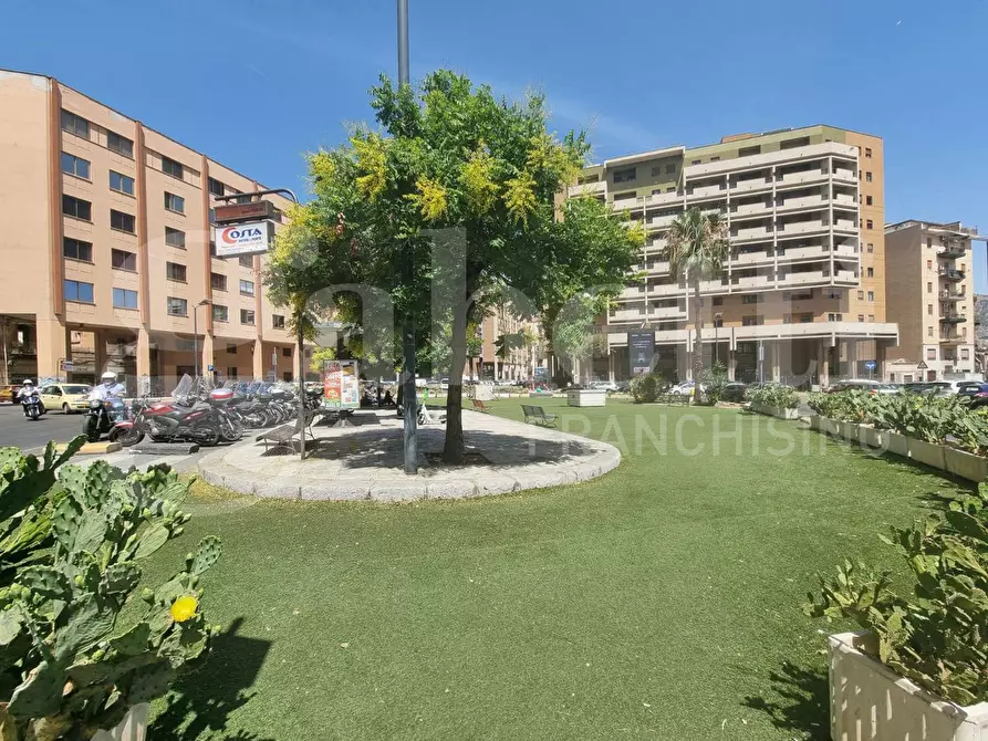 Immagine 3 di Negozio in vendita  in Piazza Don Luigi Sturzo a Palermo