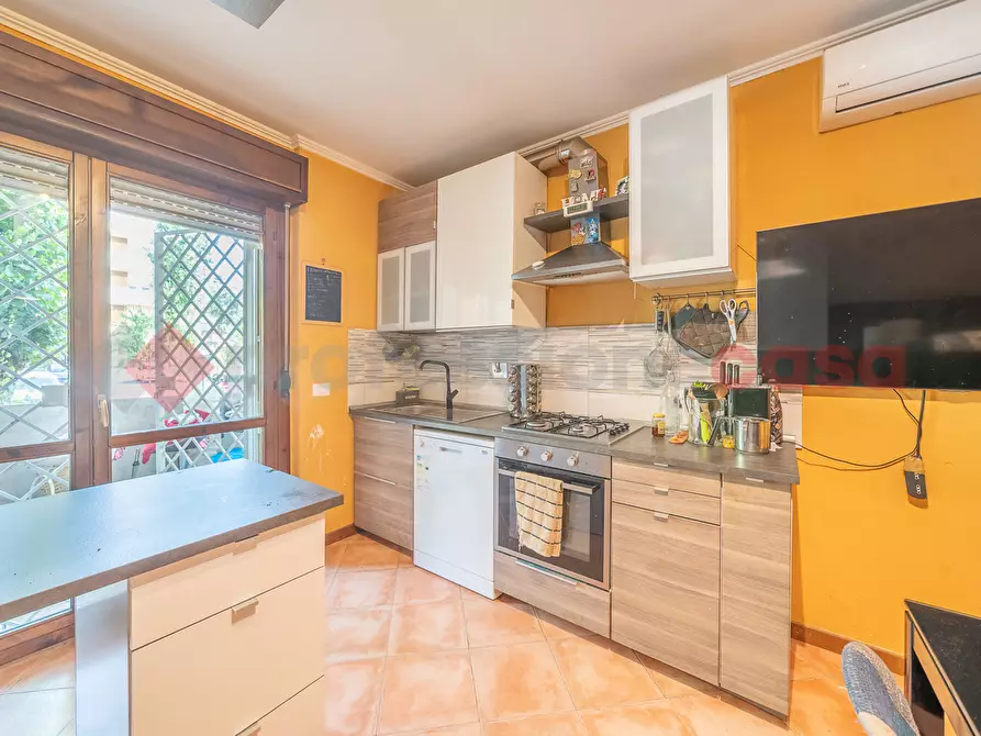 Immagine 8 di Appartamento in vendita  in Via Rodolfo Verduzio a Roma
