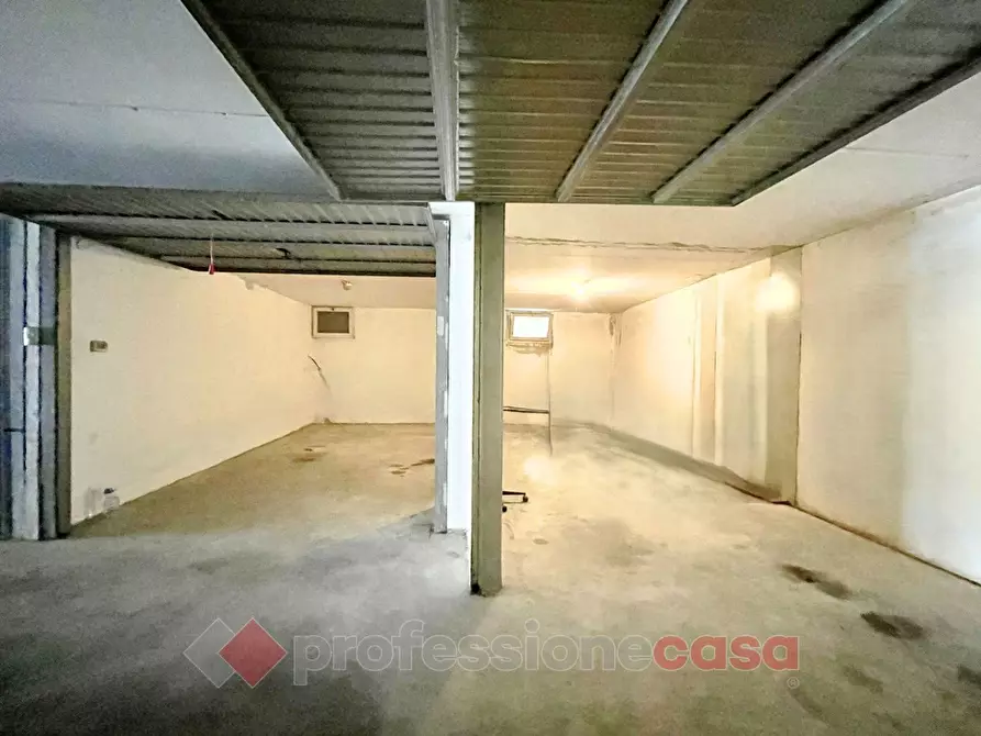 Immagine 3 di Box auto in vendita  in Via Belfiore a Corciano