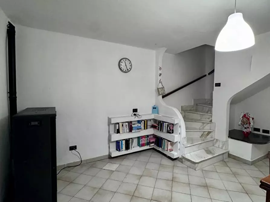 Immagine 5 di Appartamento in vendita  in Via BORGO DEL PONTE, 123 a Massa