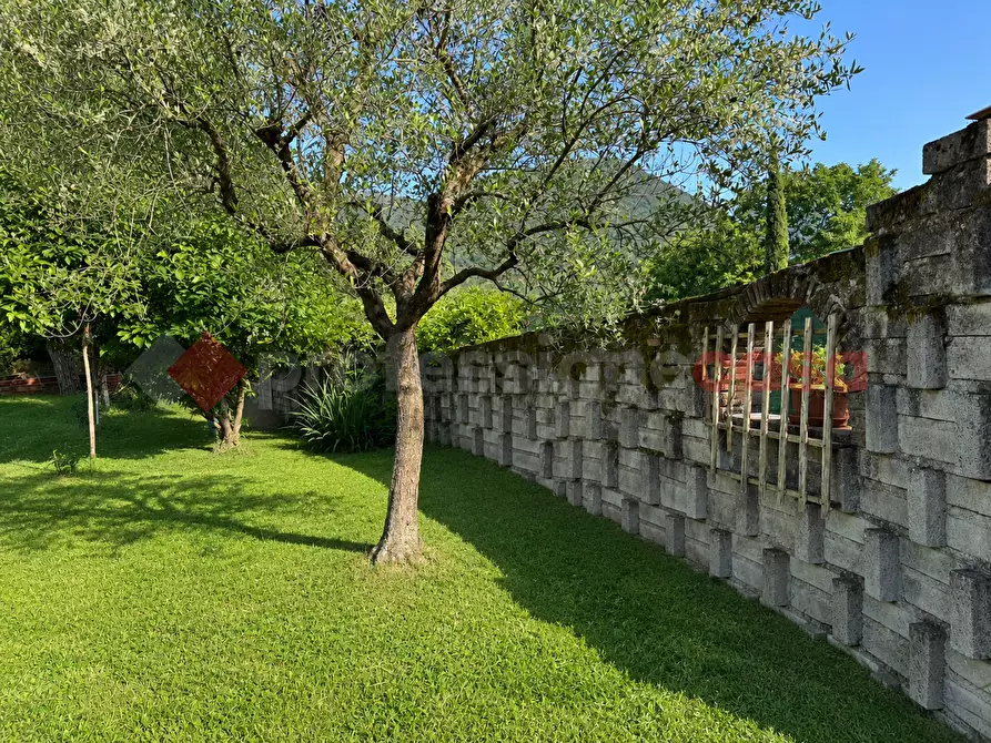 Immagine 4 di Villa in vendita  in Contrada Muggito, snc a Montelanico