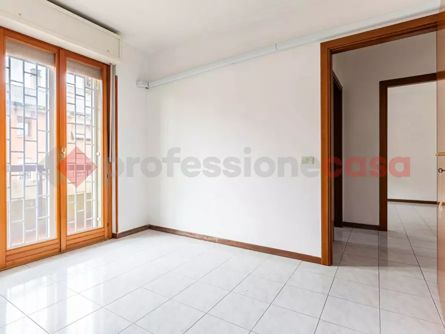 Immagine 30 di Appartamento in vendita  in Via Padre Elia Carosi a Roma