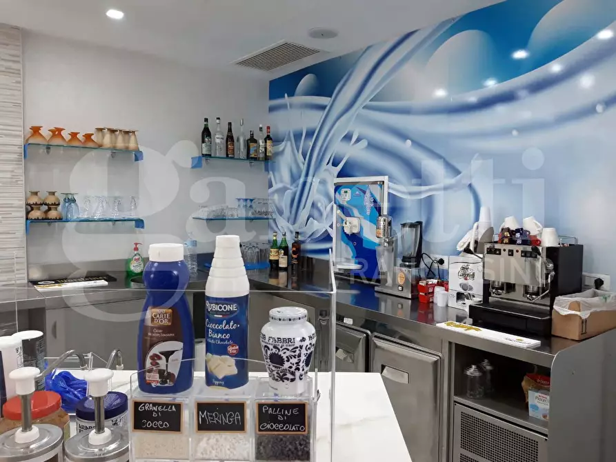 Immagine 6 di Attività commerciale in vendita  in Viale G. Marconi, 82 a Alba Adriatica