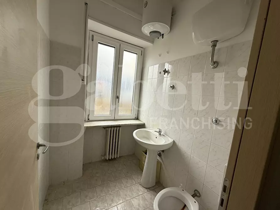 Immagine 7 di Ufficio in affitto  in Via CRISPI, 117 a Catanzaro