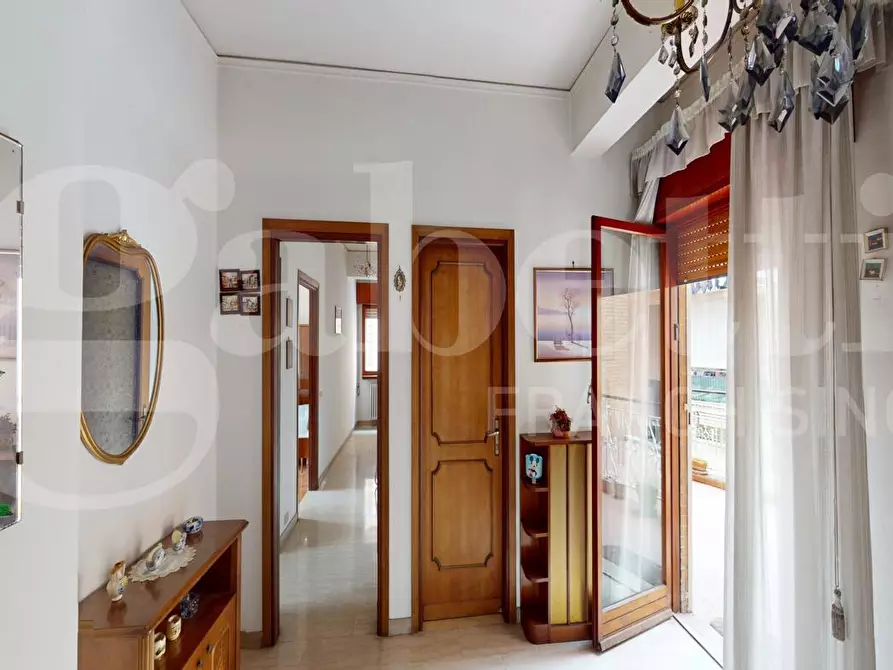 Immagine 3 di Appartamento in vendita  in Via Bibbona, 5 a Roma