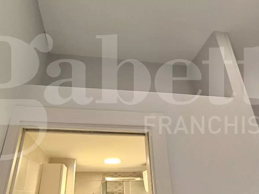 Immagine 17 di Appartamento in vendita  in Via Sant' Attanasio a Napoli
