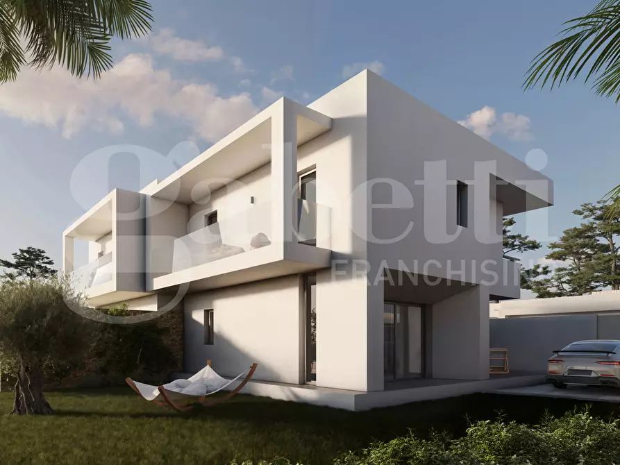 Immagine 1 di Villa in vendita  in Via Andrea Gusmai a Trani