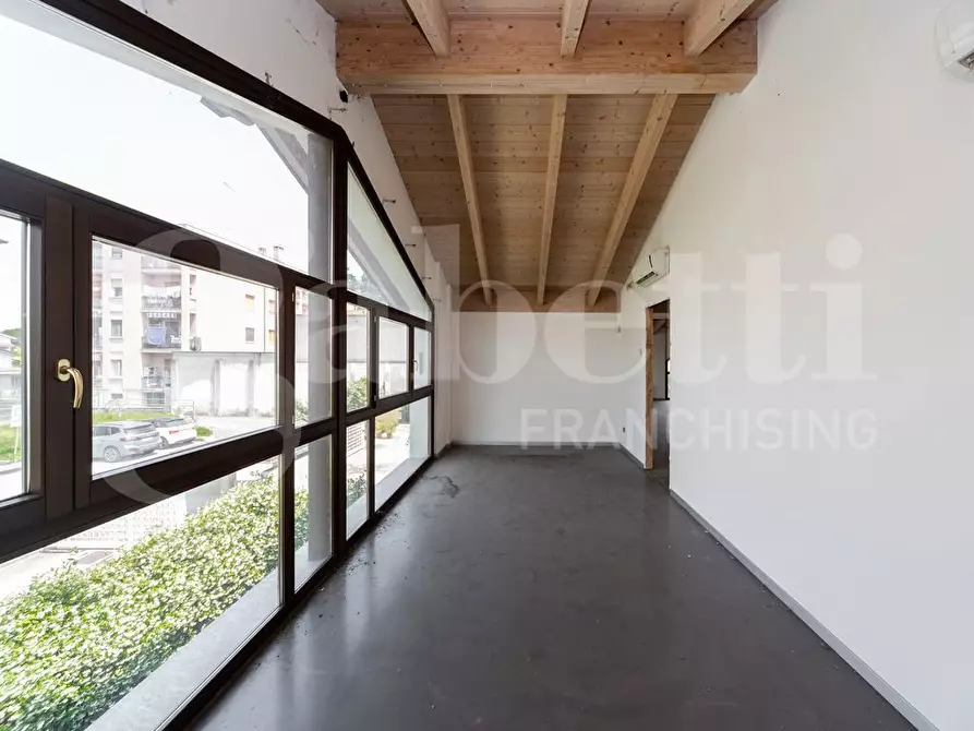 Immagine 13 di Ufficio in vendita  in Via Vezzani, 3 a Bernareggio