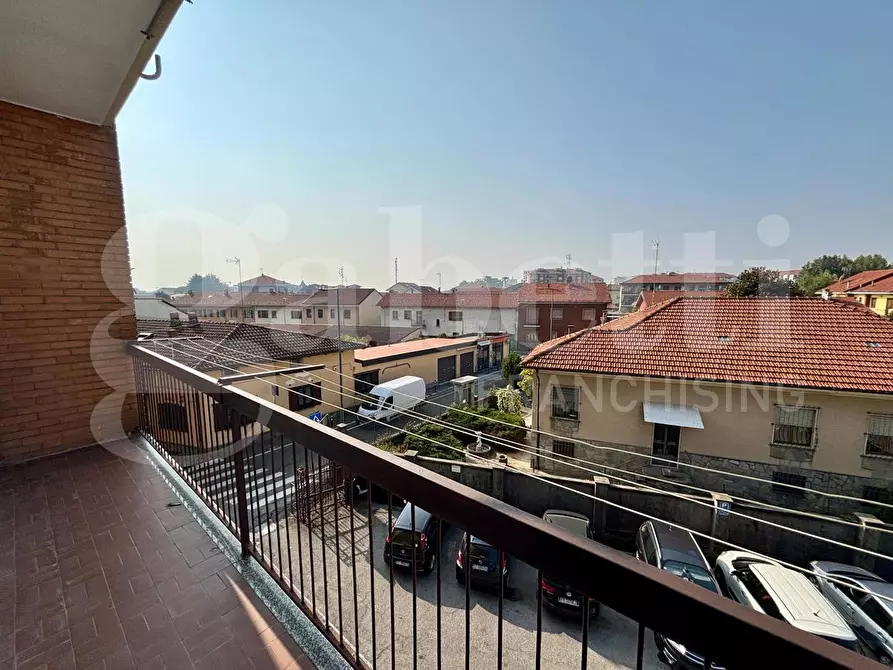 Immagine 9 di Appartamento in vendita  in Piazza Vittorio Veneto a Orbassano