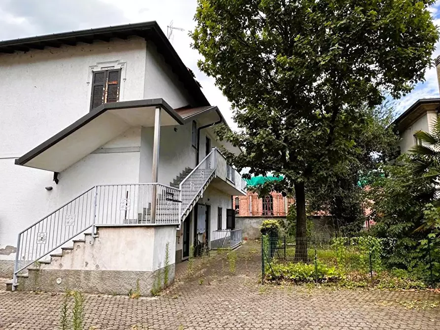Immagine 2 di Casa indipendente in vendita  in Via UGO FOSCOLO a Legnano