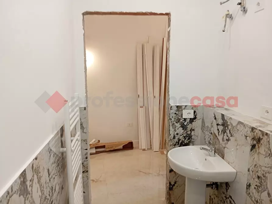 Immagine 9 di Magazzino in vendita  in Piazza del carmine, 5 a Lucca