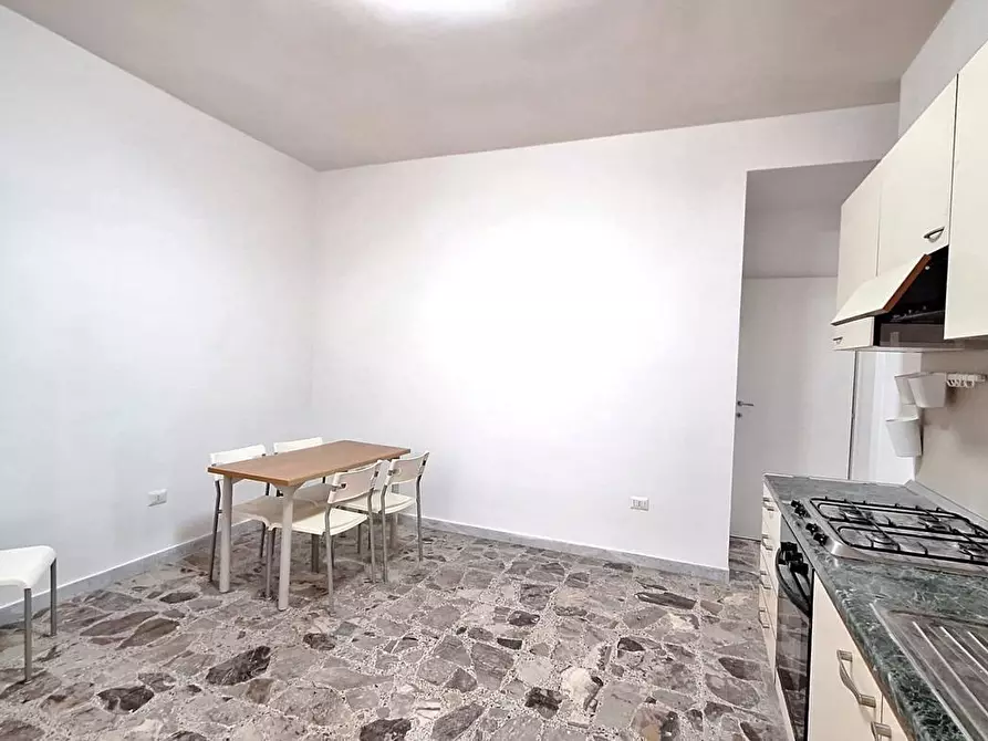 Immagine 11 di Appartamento in affitto  in Via Carriera Grande a Napoli