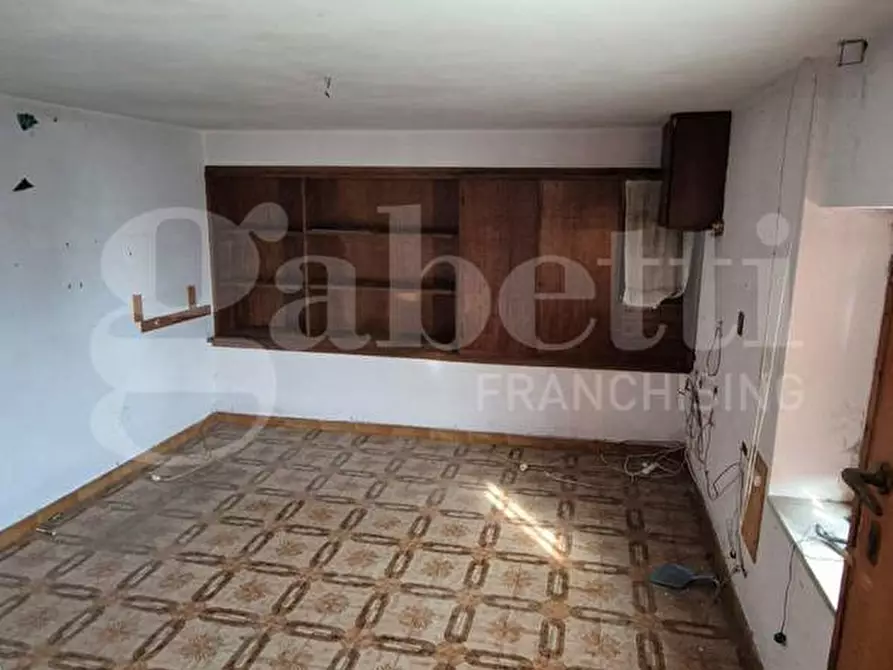 Immagine 19 di Palazzo in vendita  in Via L. Giordano, 38 a Boscotrecase