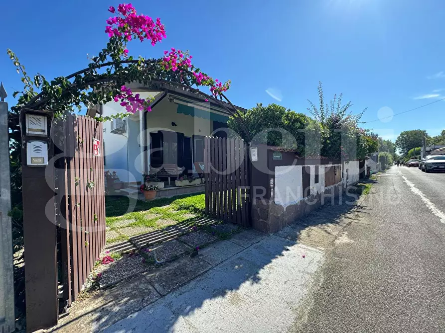 Immagine 3 di Villa in vendita  in Via Achille, 38 a Ardea