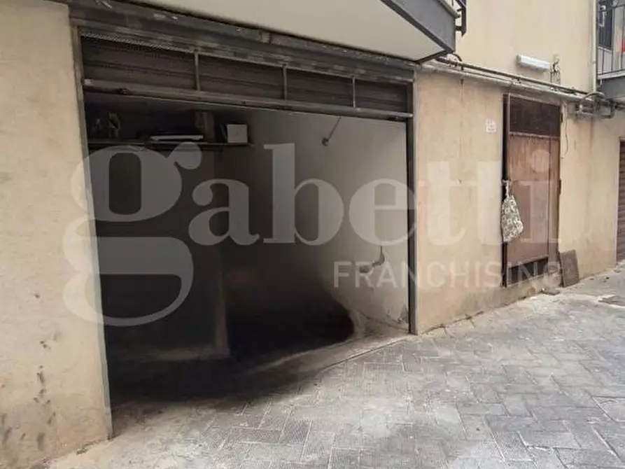 Immagine 50 di Appartamento in vendita  in Via DELLE IV GIORNATE, 37 a Torre Annunziata