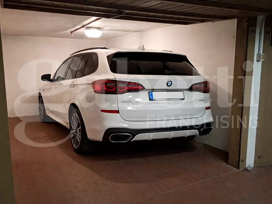 Immagine 1 di Box auto in vendita  in Via SOTTOMARINA - VIA CANNONI, 00 a Chioggia