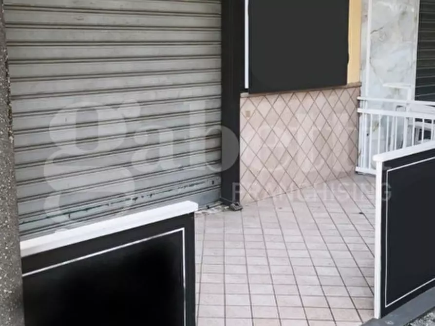 Immagine 4 di Negozio in affitto  in Via Virgilio, 3 a Sant'arpino