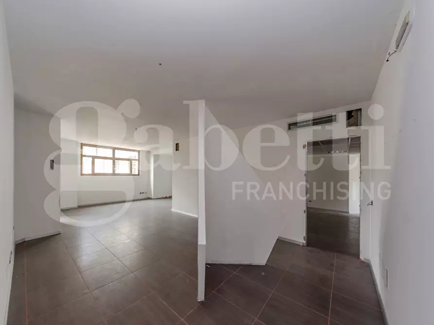 Immagine 39 di Ufficio in vendita  in Via Vezzani, 3 a Bernareggio