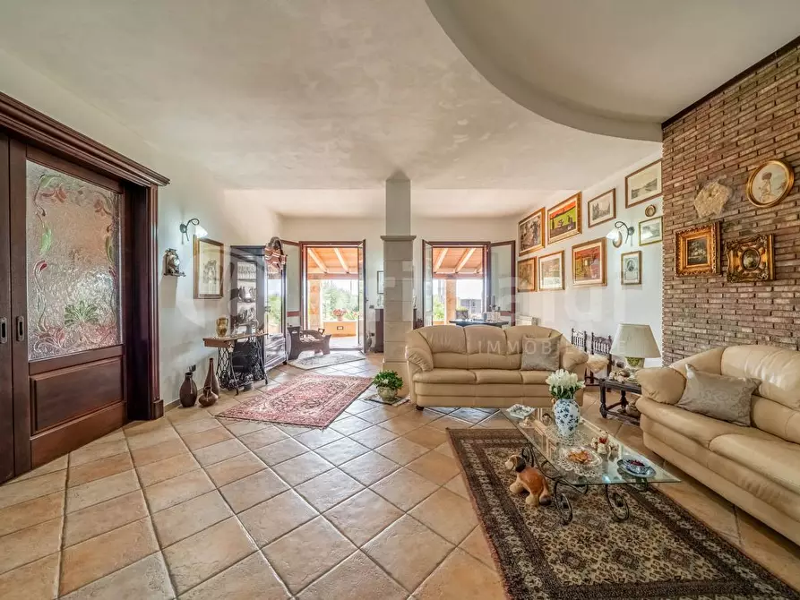 Immagine 14 di Villa in vendita  in Via Sandro Pertini a Avola