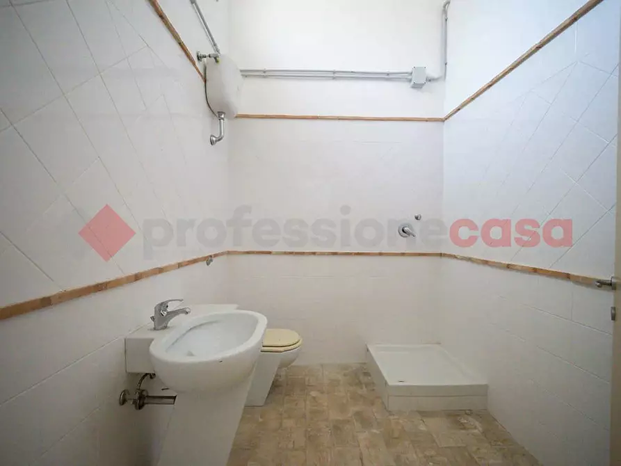 Immagine 26 di Negozio in vendita  in Via Casilina 62, 138 a Anagni