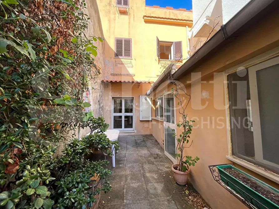 Immagine 22 di Appartamento in vendita  in Piazza S. Conca, 24 a Gaeta