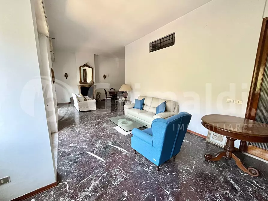 Immagine 3 di Appartamento in vendita  in Via DEMOCRAZIA, 1250 a Massa