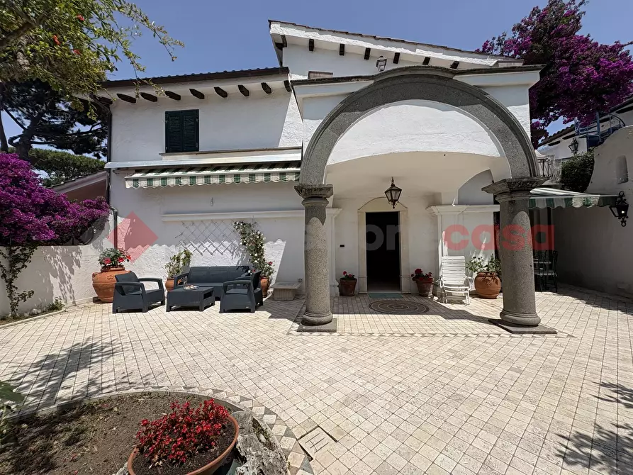 Immagine 1 di Casa bifamiliare in vendita  in Via RESIDENCE IL CAMPANILE, 24 a Terracina