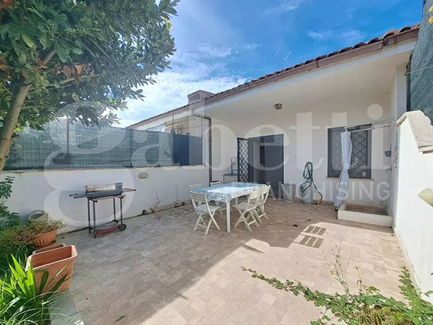 Immagine 2 di Villetta a schiera in vendita  in Via Dei Tassi, 37 a Ardea