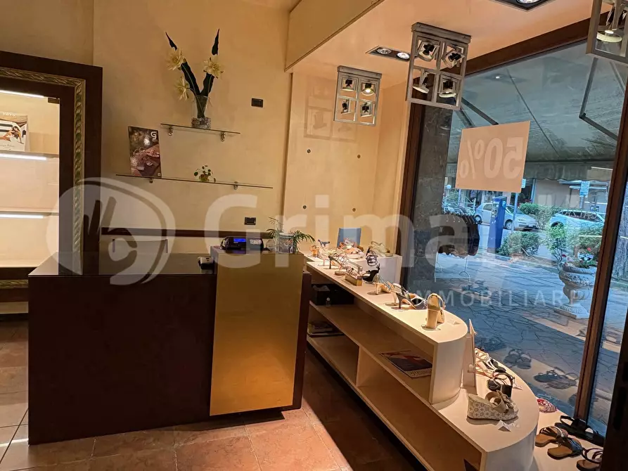 Immagine 8 di Negozio in vendita  in Viale Gramsci, 0 a Cervia