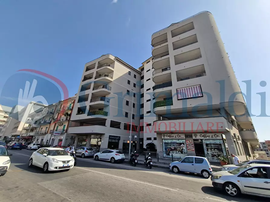 Immagine 2 di Negozio in vendita  in Via Adolfo Celi, 185 a Messina