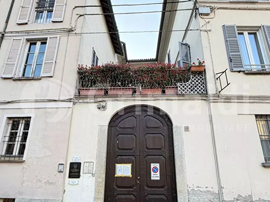 Immagine 1 di Appartamento in vendita  in Piazza PETRARCA, 28 a Pavia