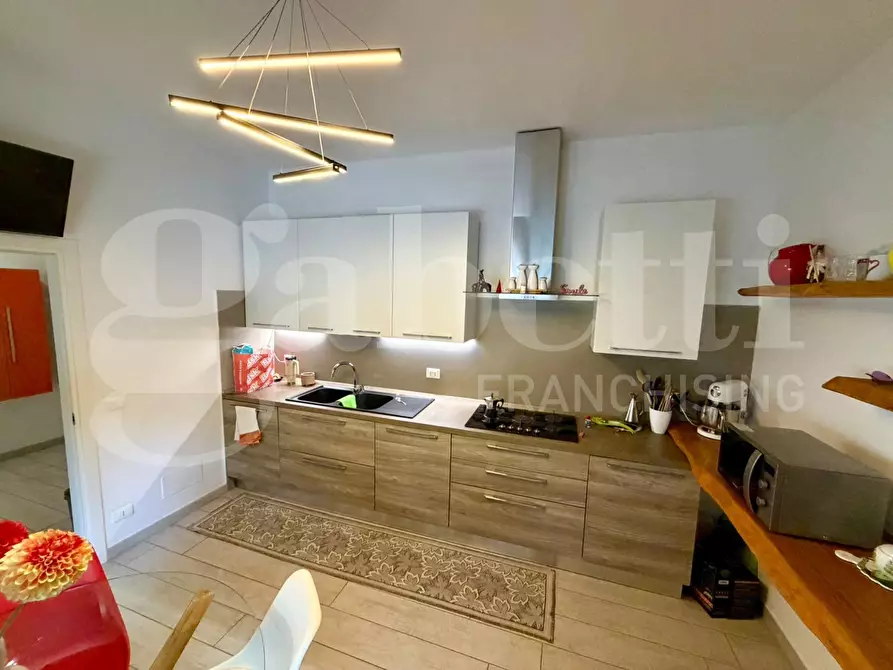 Immagine 11 di Casa bifamiliare in vendita  in Via MARIO ANGELONI, 1 a Torgiano