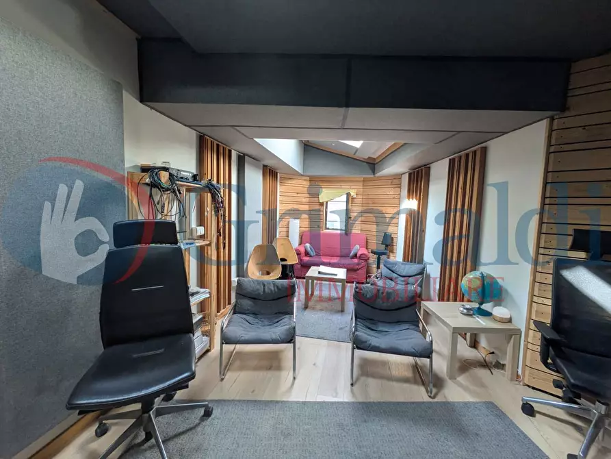 Immagine 12 di Magazzino in vendita  in Via del Testaio a Livorno